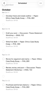 Apple's Reminders app showing the synced steps in the Scheduled list, grouped by date, each titled with the step, its assignment and its course, and filed under a StudiFoca list.